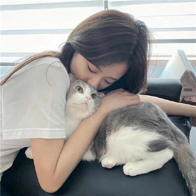 非常莉雅娜封面